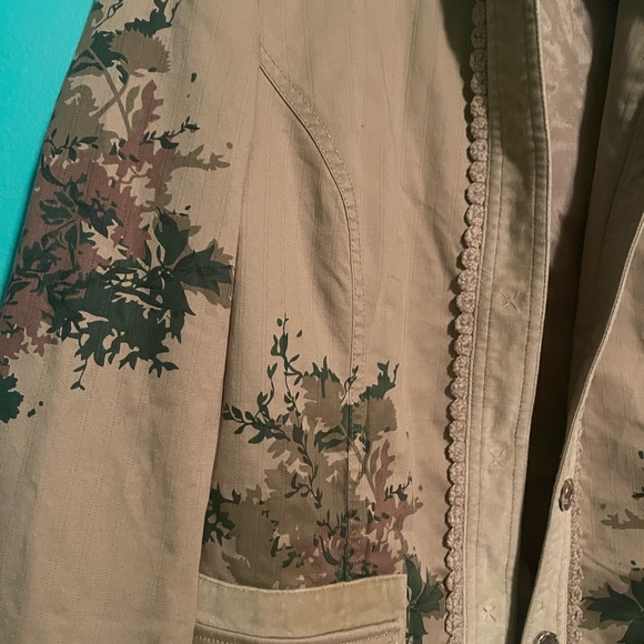 Mild Floral Jacket - Picture 6 of 6